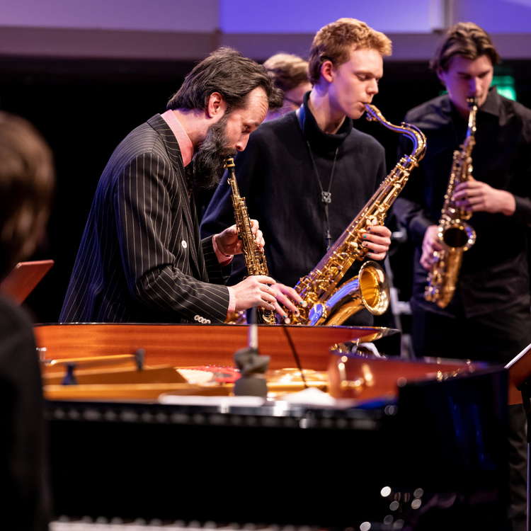 Frankfurter Schüler-Jazzensemble und Michael Wollny